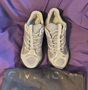 Givenchy Giv 1 Tr Low Top Sneakers